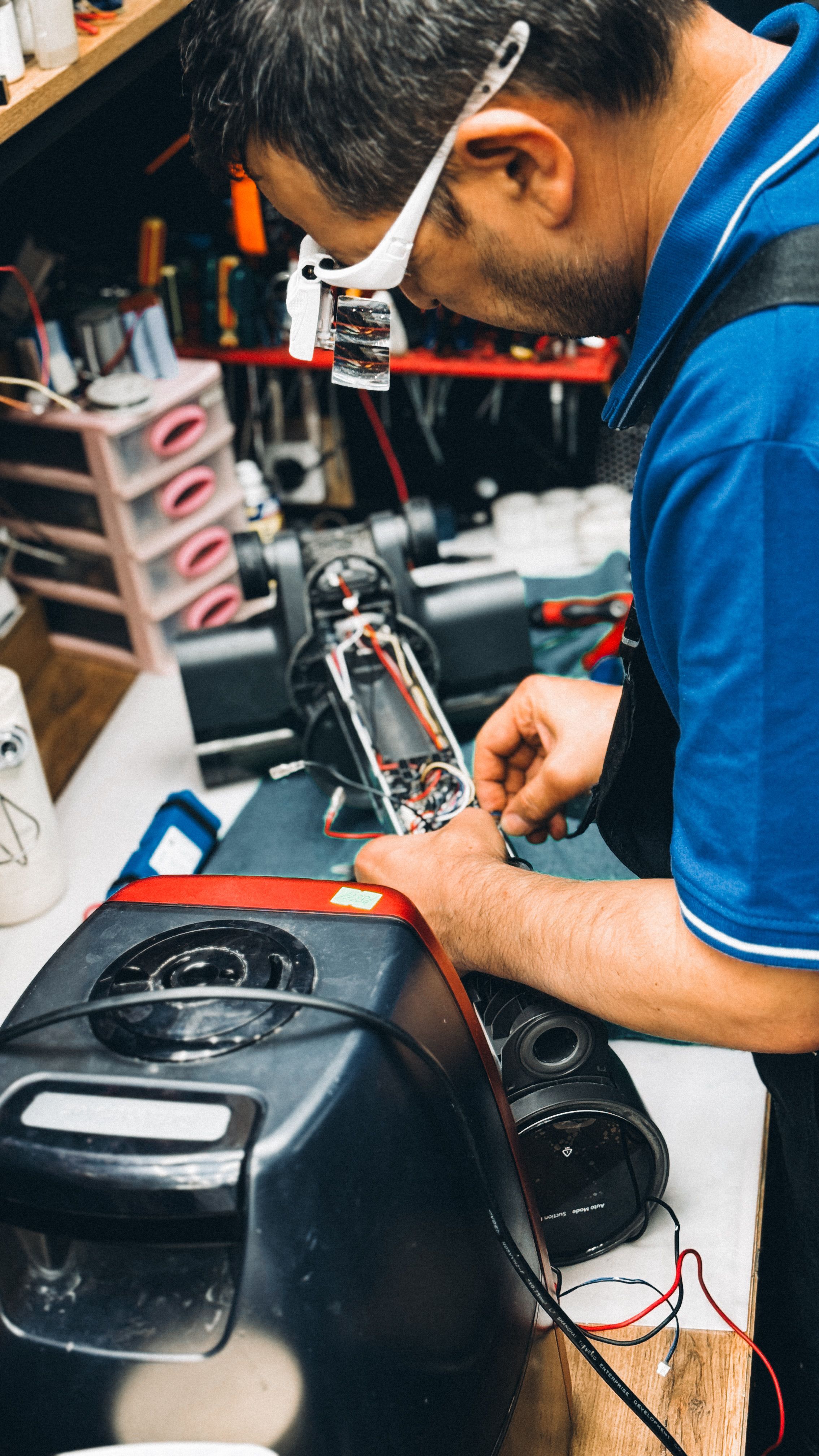 Zibuke OnCall technician providing professional repair service