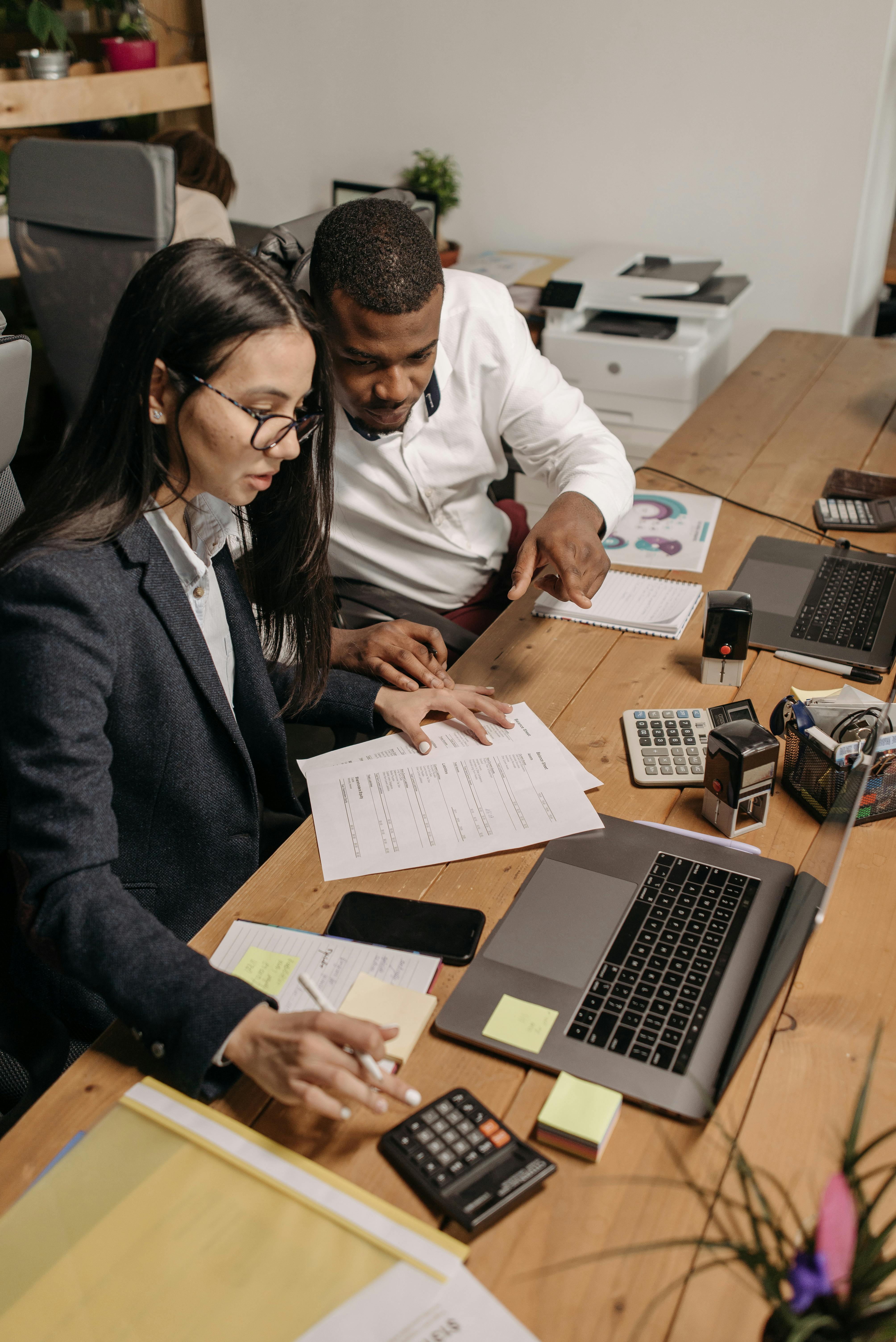 A woman sales manager leading a team